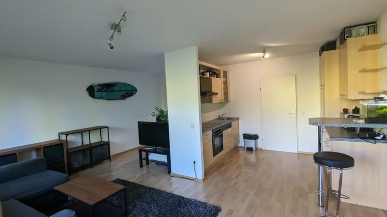 Modernes Apartment mit Loggia in Ruhelage