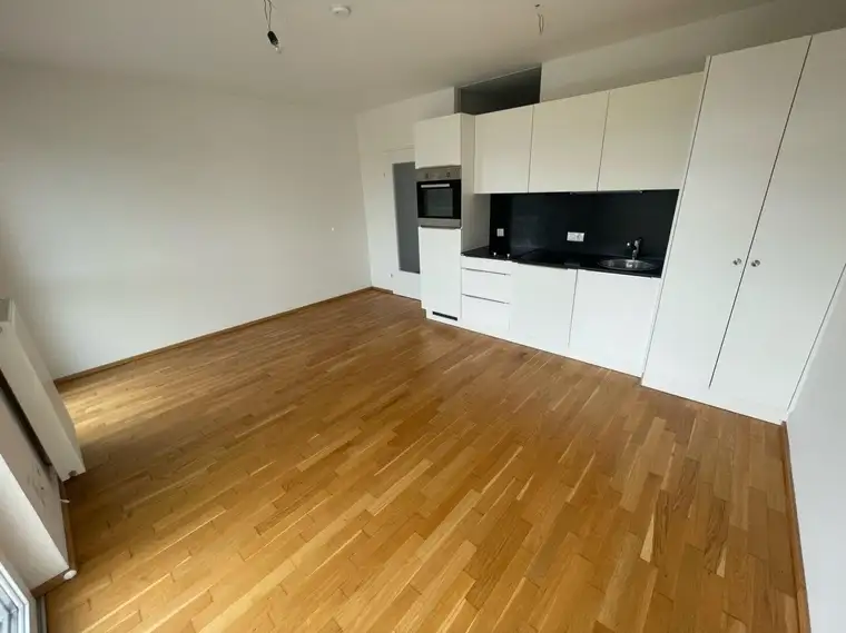 Lichtdurchflutete 2 Zimmerwohnung mit Balkon ...! (Barrierefrei)