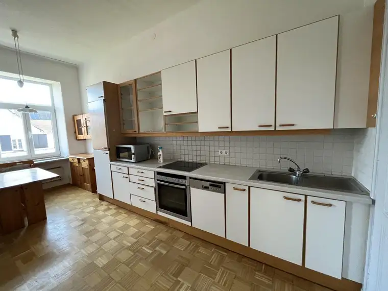 Große zentrale Altbauwohnung in Knittelfeld
