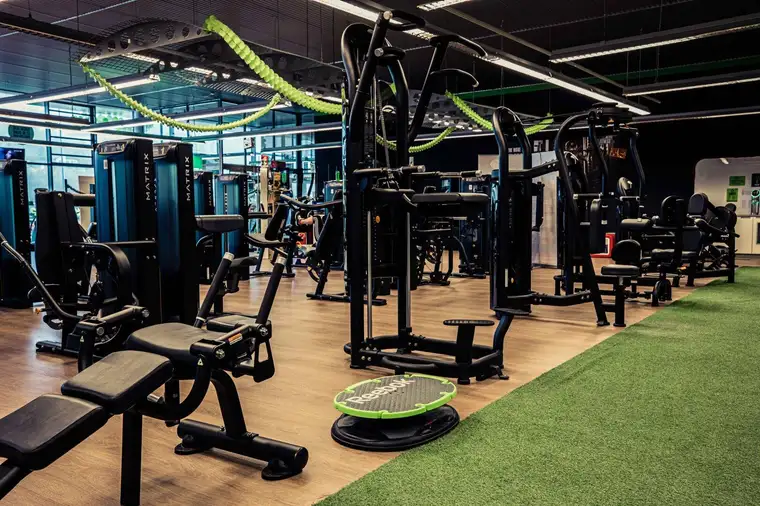 Nachfolger gesucht! Gut geführtes Fitnessstudio sucht neuen Betreiber ...! inkl. sämtlichen Sportgeräten, Gastro, Mitglieder Übernahme uvm. (Superädifikat)