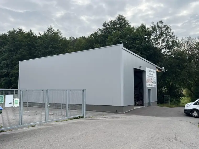 Top ausgestattete, neuwertige Halle zu verkaufen!