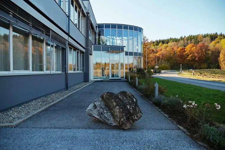 +++ Moderner Bürokomplex +++ Großzügige Bürofläche mit Hallenfläche in Gleisdorf zu vermieten!