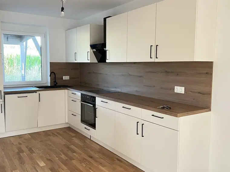 Familientraum - Moderne Haushälfte mit Gartenfläche zu vermieten!