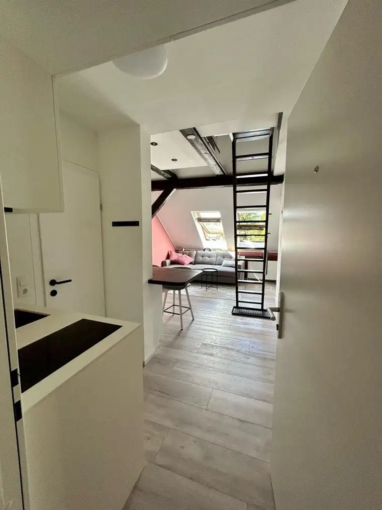 Vollmöblierte Singlewohnung in zentrale Stadtlage.
