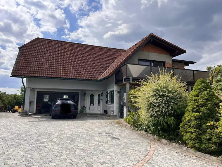 Ruhig gelegenes Wohnhaus für Naturliebhaber mit viel Platz zum Genießen.