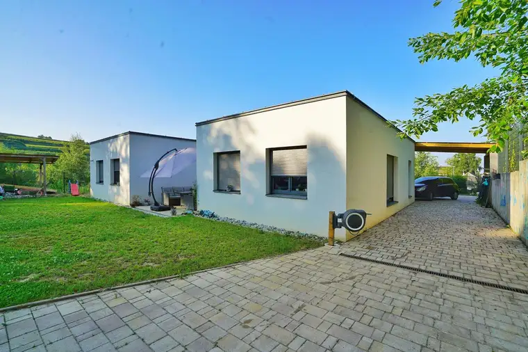 Wir präsentieren Ihnen "Das Rebenhein" / Exklusiver Bungalow am Waldrand
