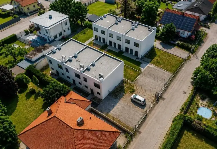 NUR NOCH 1 HAUS VERFÜGBAR! SCHLÜSSELFERTIG AUF EIGENGRUND + 2 PKW-STELLPLÄTZE