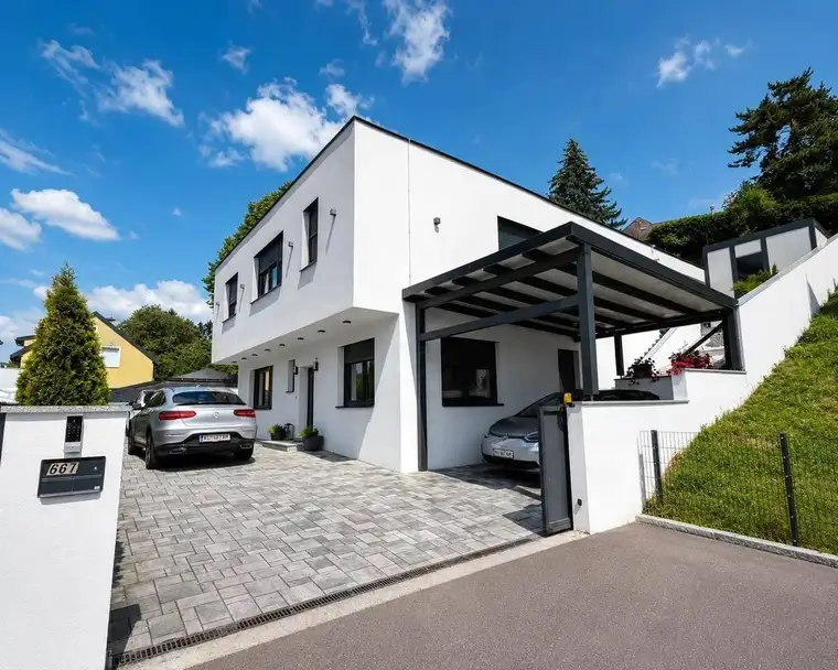 Exklusive Designvilla mit Infinity-Pool, privatem Wellnessbereich und spektakulärem Panoramablick über Alland