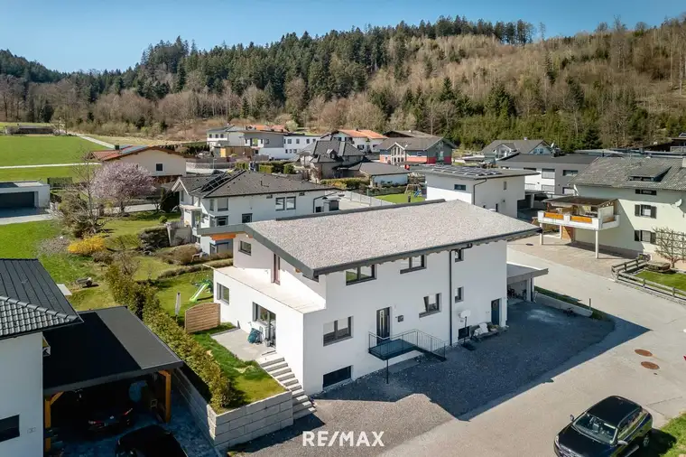 Modernes Einfamilienhaus mit Einliegerwohnung in Angath!