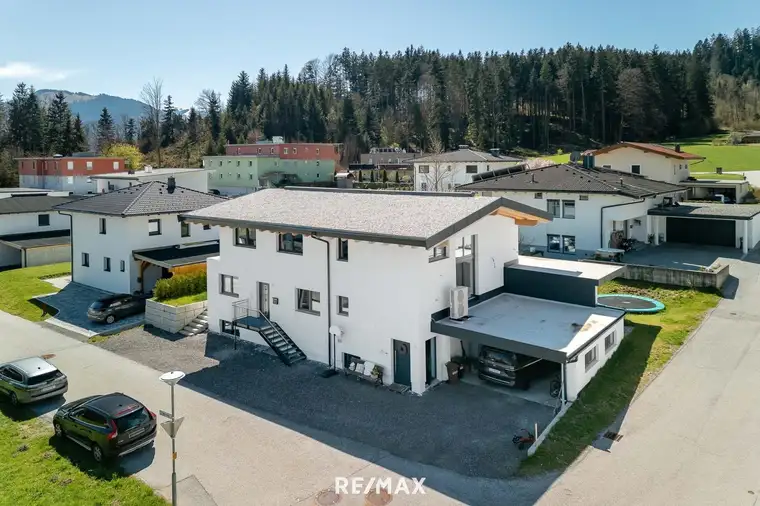 Modernes Einfamilienhaus mit Einliegerwohnung in Angath!