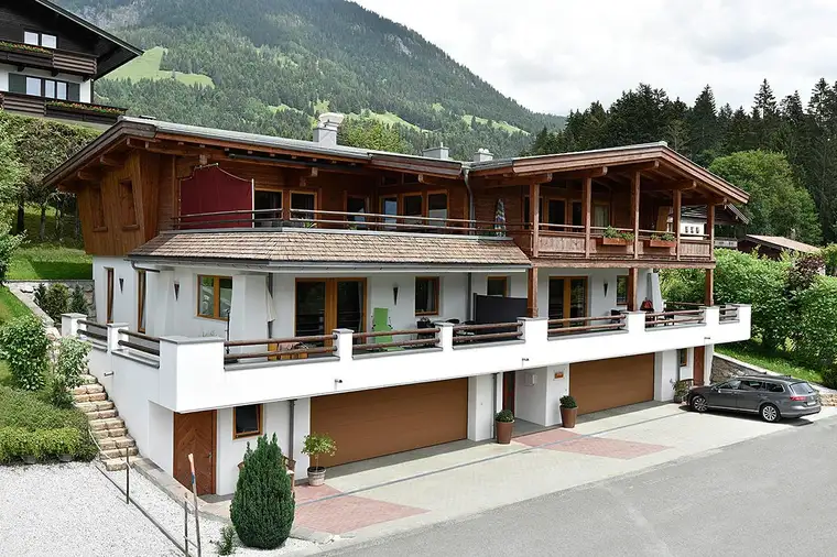 Luxuriöse Wohnung in sonniger Hanglage mit traumhaftem Ausblick