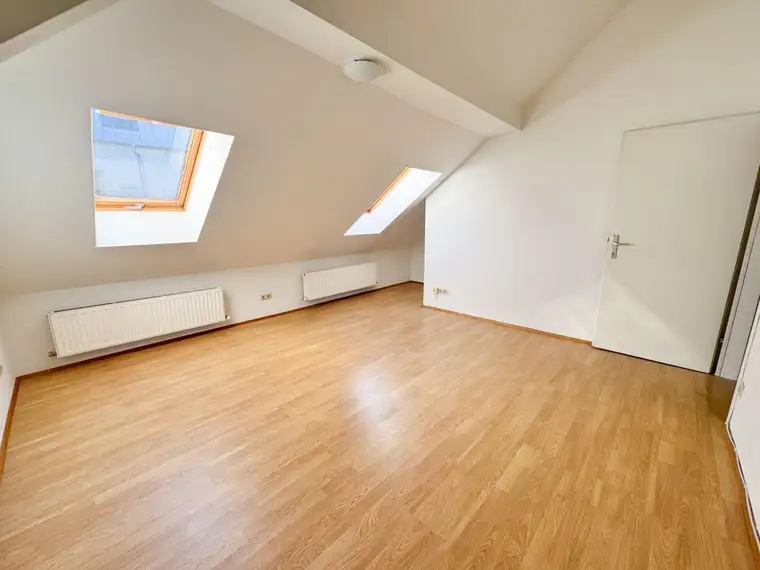 128 m2 große Maisonette-Wohnung mit 4 Zimmern, Nähe U-Bahnstation U3 Enkplatz!