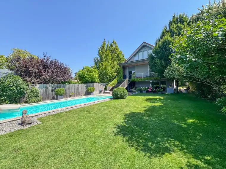 Einfamilienhaus mit Pool, Sauna &amp; Wohnkeller auf Eigengrund in Toplage von Baden bei Wien