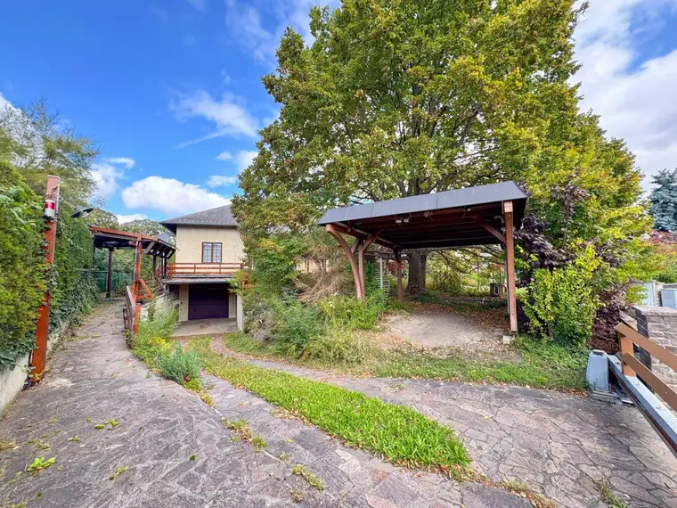  Großzügiges Einfamilienhaus mit Werkstattkeller, Garage &amp; Terrasse in Stockerau mit Ausbaupotenzial!