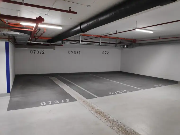 Hauptbahnhof! Großzügiger Garagenplatz in 1100 Wien – ideal für SUV | Anleger &amp; Eigennutzer