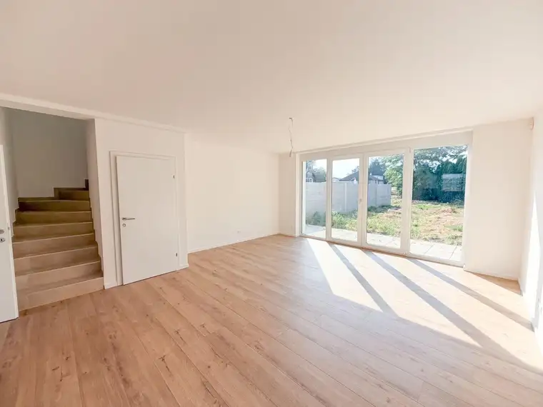 LETZTES HAUS! Haus mit 206 m2 Garten und 2 Parkplätzen vor der Tür in Pottendorf-Landegg Nähe Bahnhof!