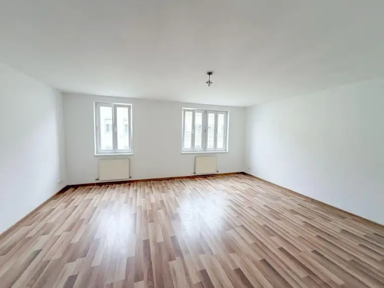 110 m2 große Mietwohnung auf zwei Ebenen mit 42 m2 Dachterrasse!