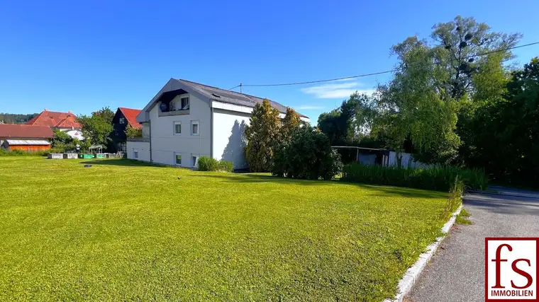 GROSSES WOHN- / GESCHÄFTSHAUS mit angebauter Halle