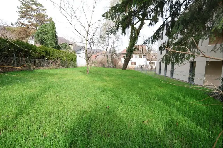 Provisionsfreie Gartenwohnung mit überdachter Terrasse und Tiefgarage