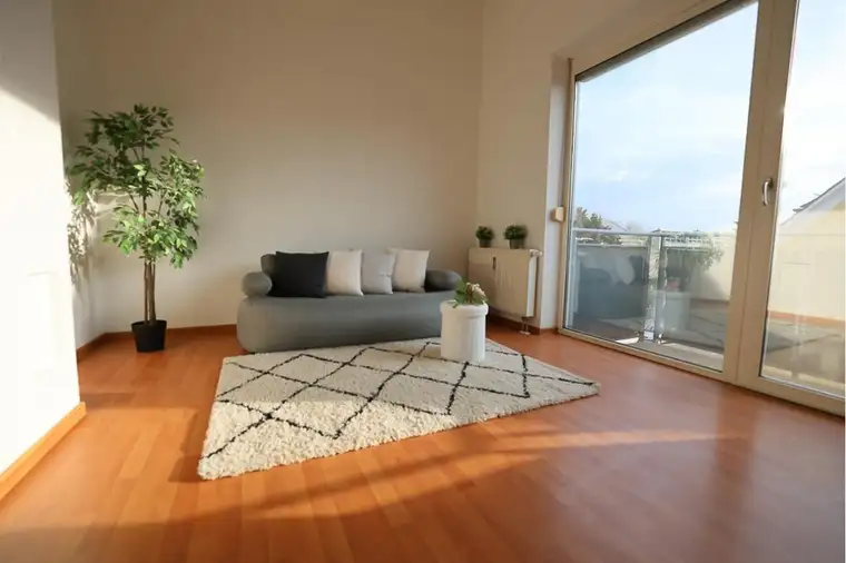 Sonnige Balkonwohnung mit Parkplatz