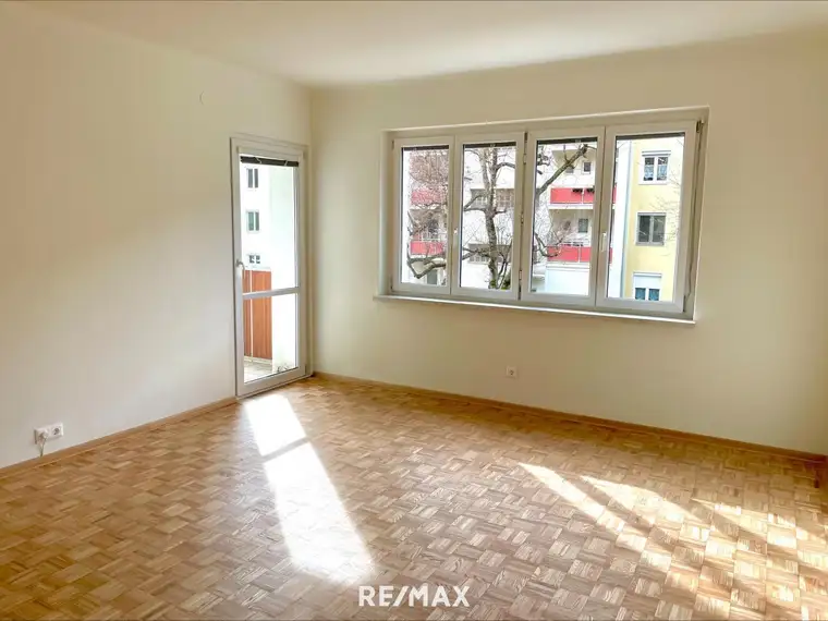 Erstbezug nach Renovierung: 3,5-Zimmer-Wohnung mit Loggia in Waidmannsdorf zur Miete