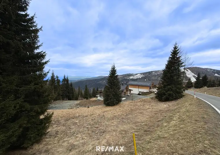 Einzigartiges Baugrundstück auf der Hochrindl – Naturidylle mit Panoramablick