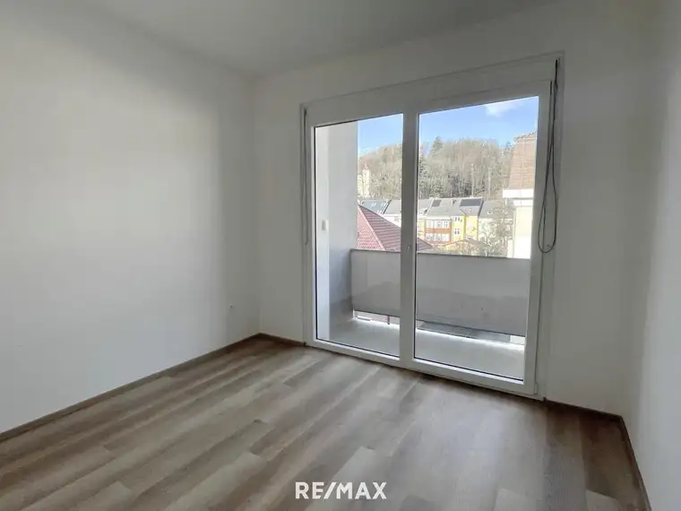 Geräumige 4,5-Zimmer-Wohnung mit Loggia zur Miete Nähe Kreuzbergl