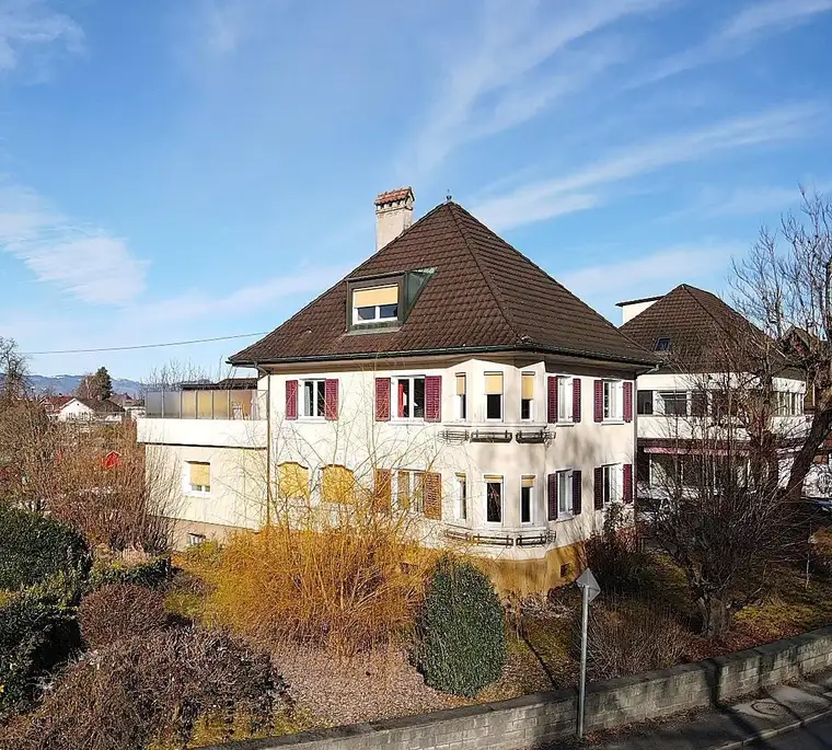 Stilvolles Wohnhaus mit bestehender Ordination im Herzen von Rankweil