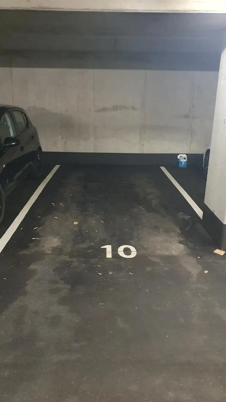 Tiefgaragenplatz zu verkaufen