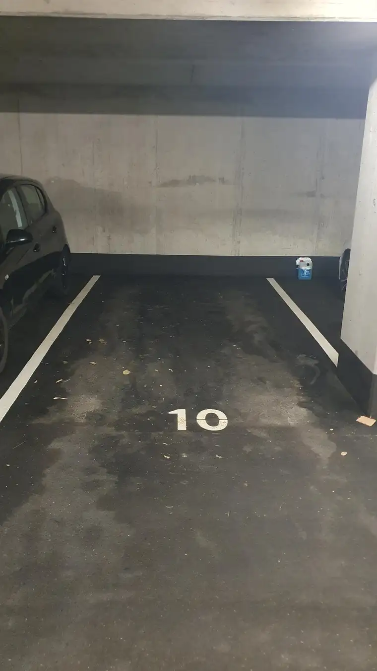 Tiefgaragenstellplatz 
