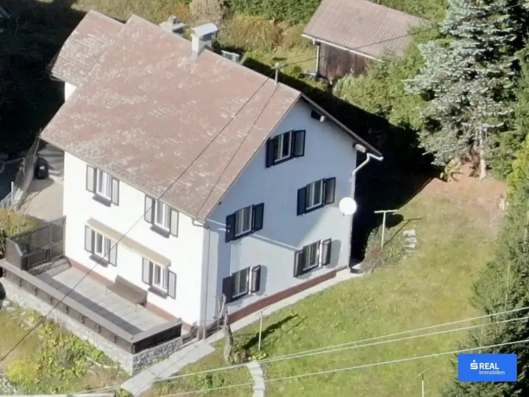 Komfort und Gemütlichkeit: Zweifamilienhaus in Bad Bleiberg zu verkaufen!