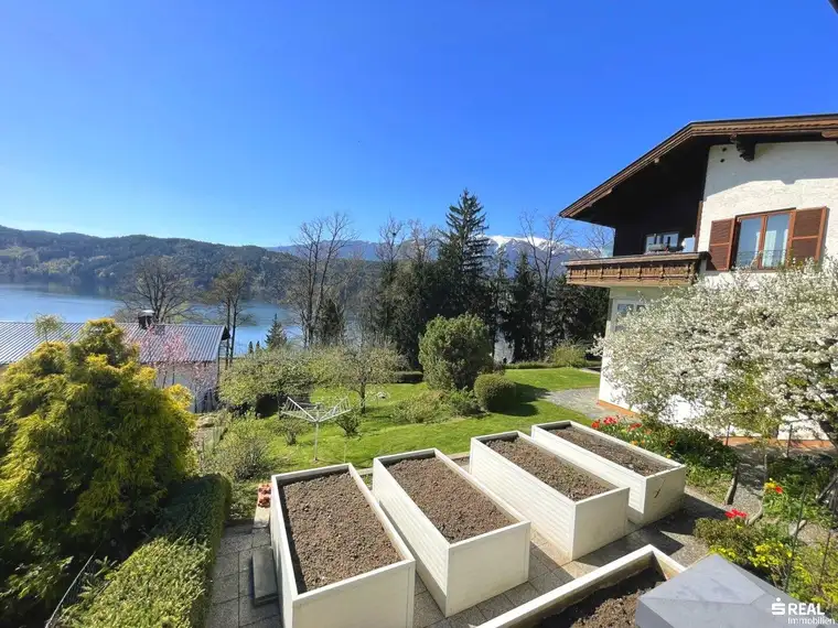 Traumhaftes Mehrfamilienhaus am Millstätter See - Die Nähe zum See und der Seeblick werden Sie begeistern!