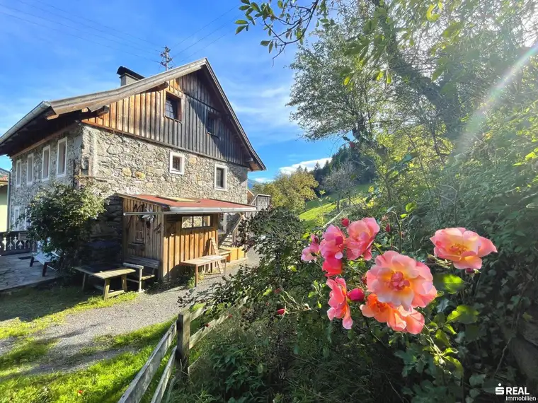Bauernhaus mit Scheune und Stall für Pferde oder Alpakas im Maltatal - großzügiges Grundstück!
