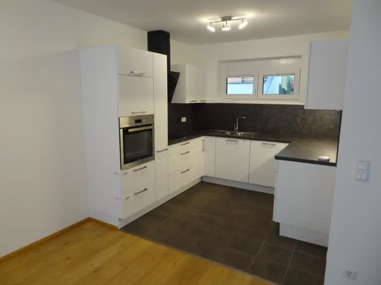 Schöne 4 Zimmerwohnung in Scheffau ab sofort zu vermieten.