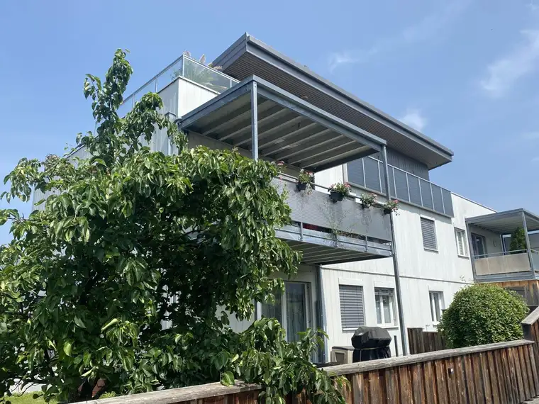 Sonnige 3 Zimmer Gartenwohnung mit Terrasse und Carport