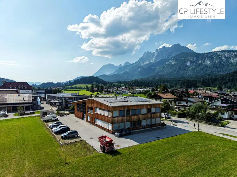 Modernes All-inclusive Büro in St. Johann – voll möbliert für bis zu 6 Arbeitsplätze