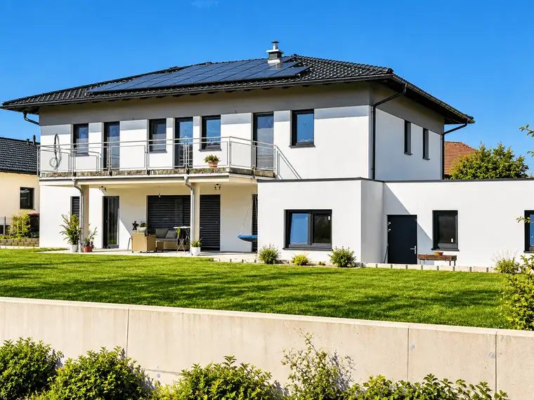 MODERNES EINFAMILIENHAUS IN HOCHBURG-ACH – GROSSZÜGIGES WOHNEN – PV-ANLAGE MIT BATTERIESPEICHER – DOPPELGARAGE – VOLLKELLER