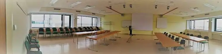 Weitläufiges Großraumbüro im Technologiezentrum Neusiedl am See