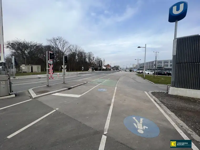 Tiefgaragenplatz nahe U-Bahn Oberlaa – Sicher &amp; bequem parken!