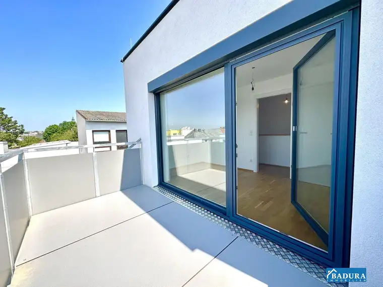 LICHTDURCHFLUTETE 3 ZIMMER MAISONETTE WOHNUNG