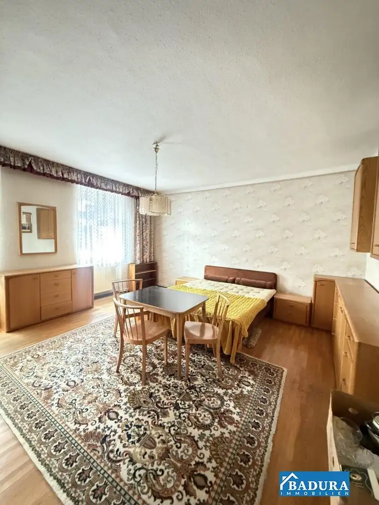 Sanierungsbedürftiges Einfamilienhaus in ruhiger Lage!!!