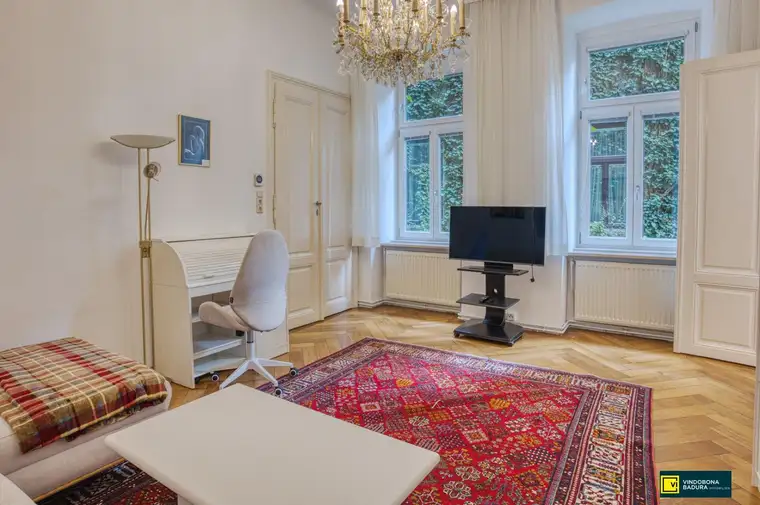 Singleapartment in Toplage | Altbaucharme inklusive | Vollmöbliert