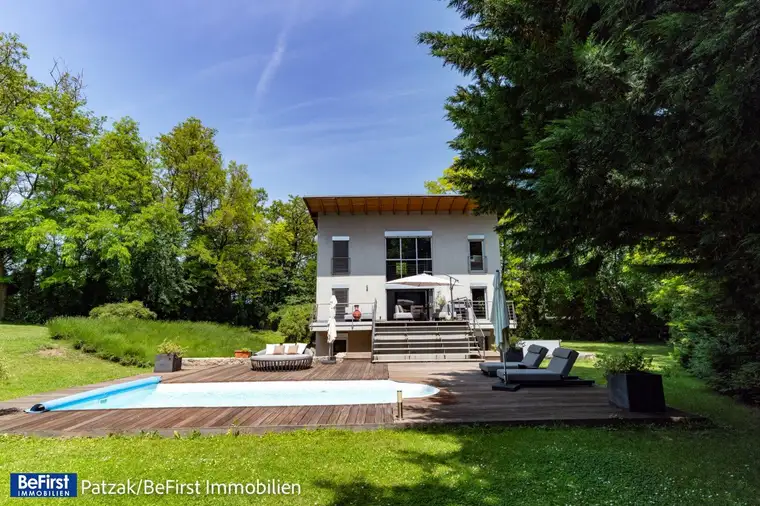 Phantastisches Einfamilienhaus mit Pool und großem Garten - Ruhelage