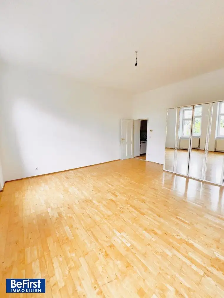 Helle 2 Zimmer Altbauwohnung in ruhiger Lage von Stadlau