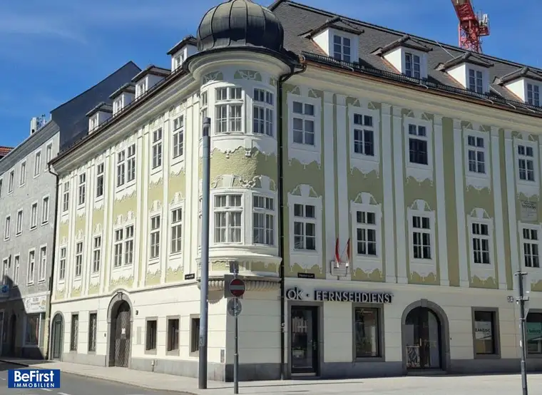 Erstbezug: Phantastischer Bürofläche im DG eines prachtvollen Barockhaus/ bester Lage (Büro/Longevity/Kanzlei)