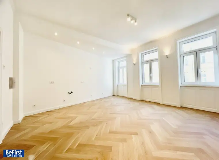 Erstbezug nach hochwertiger Sanierung: Wunderschöne, 3-Zimmerwohnung mit sehr guter Raumaufteilung