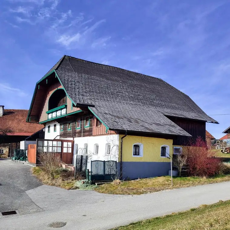 Renovierungsbedürftiges Bauernhaus nähe Mattsee