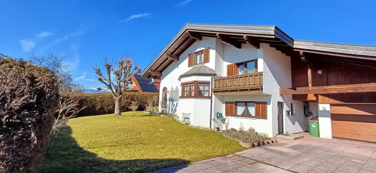 Charmantes Einfamilienhaus mit sehr gepflegter Ausstattung und grossem Garten zu verkaufen!
