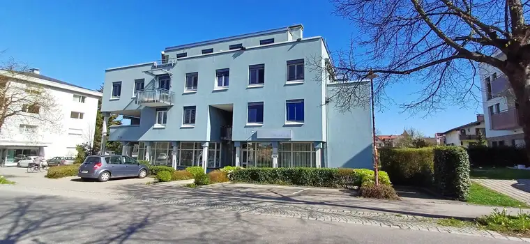 Achtung Jungunternehmer - moderne Geschäftsfläche bzw. Büro - ab sofort verfügbar für Ihren Start!