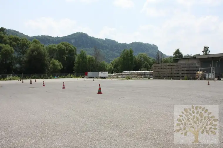 Kleine Park- und Abstellfläche am Südring in Klagenfurt zu vermieten!